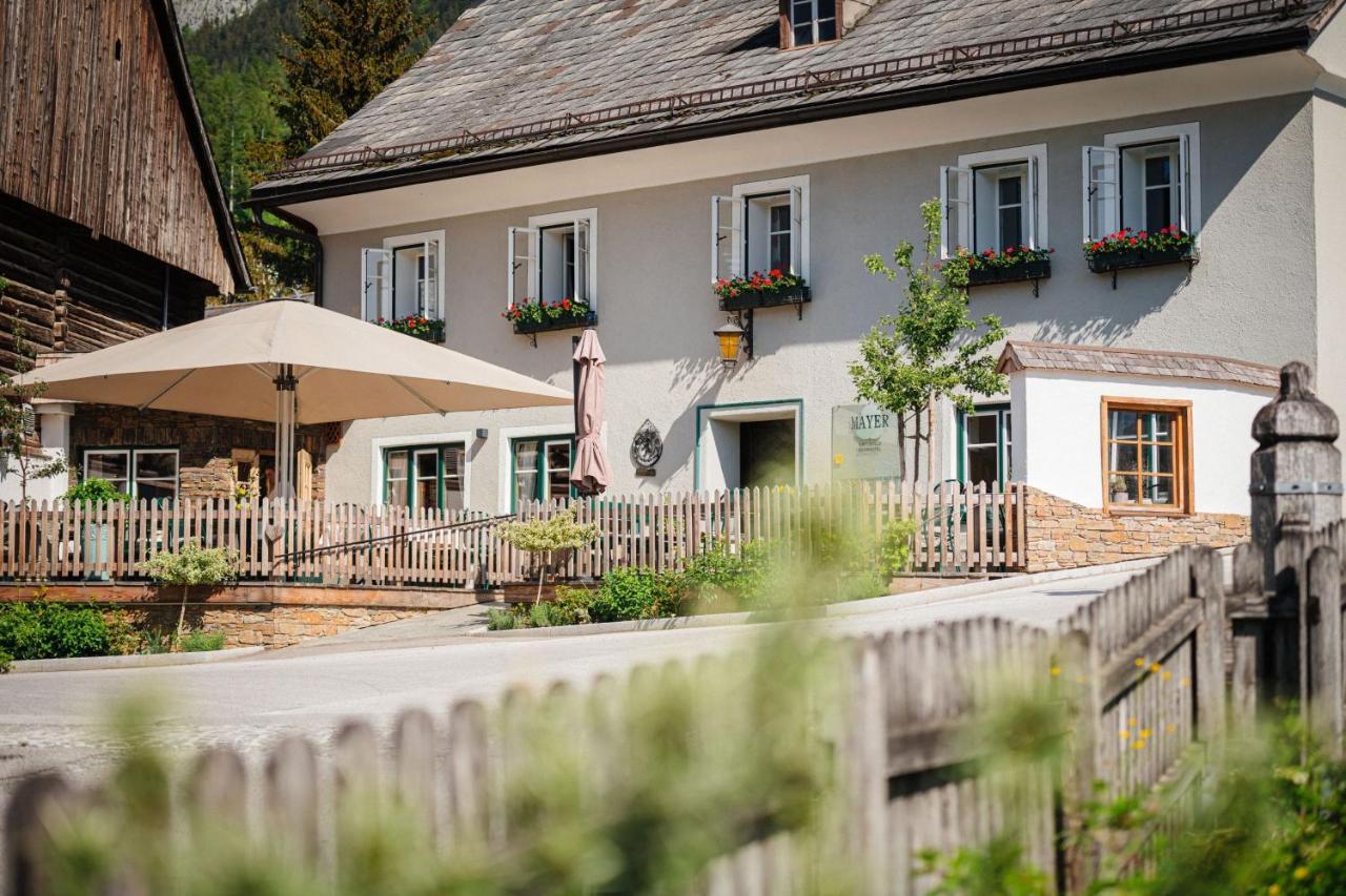 Mayer - Wirtshaus Und Dorfhotel Sankt Martin am Grimming Exterior photo